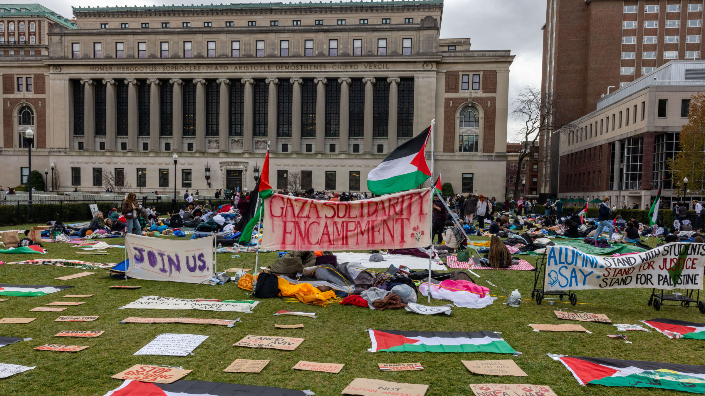 Students occupy the campus ground of Columbia University in support of Palestinians April 19. Officers cleared out a pro-Palestinian campus demonstration on April 18, a day after university officials testified about antisemitism before Congress.