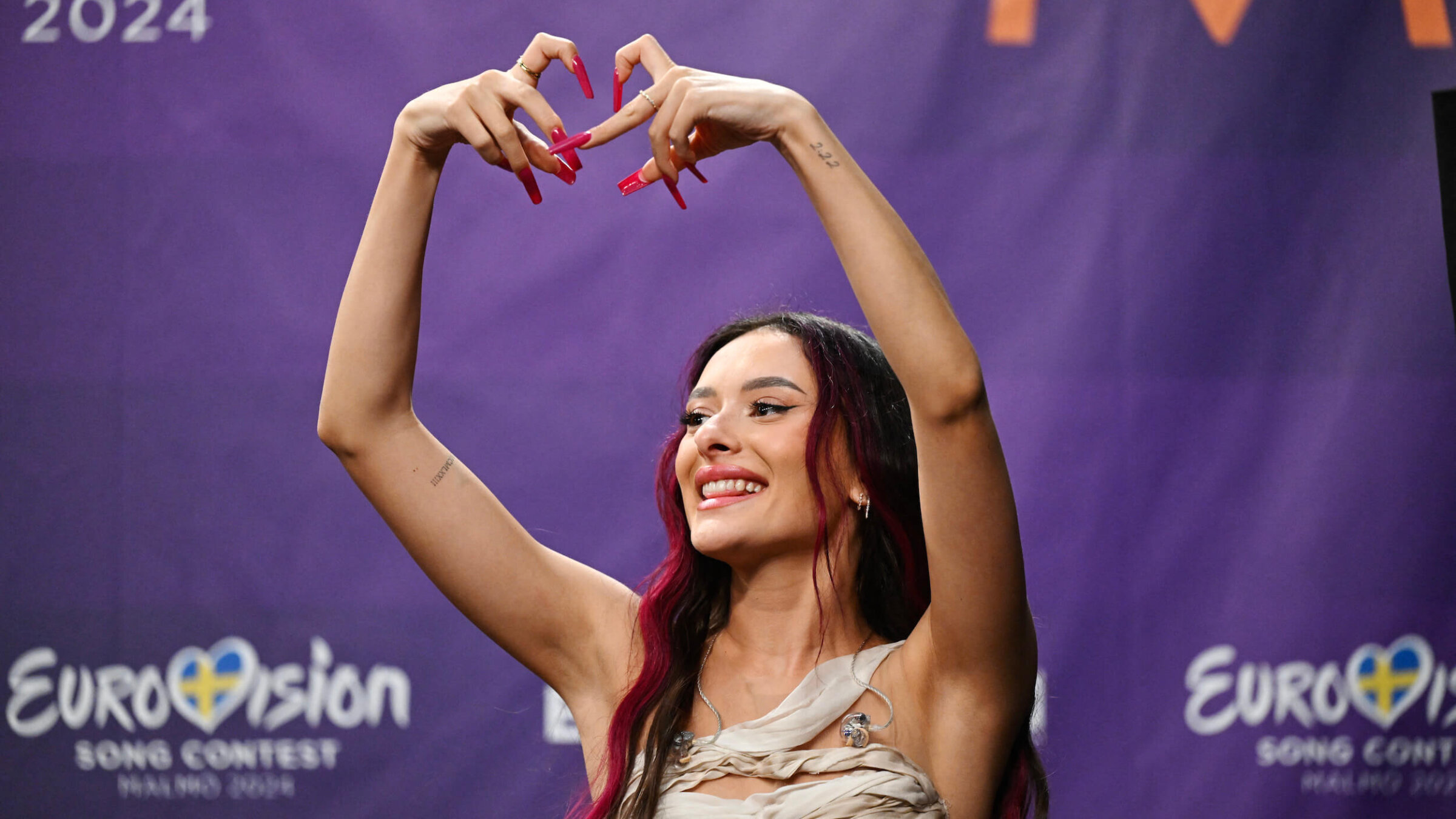 Eden Golan of Israel celebrated during a Thursday press conference after qualifying for the Eurovision Song Contest Grand Final.