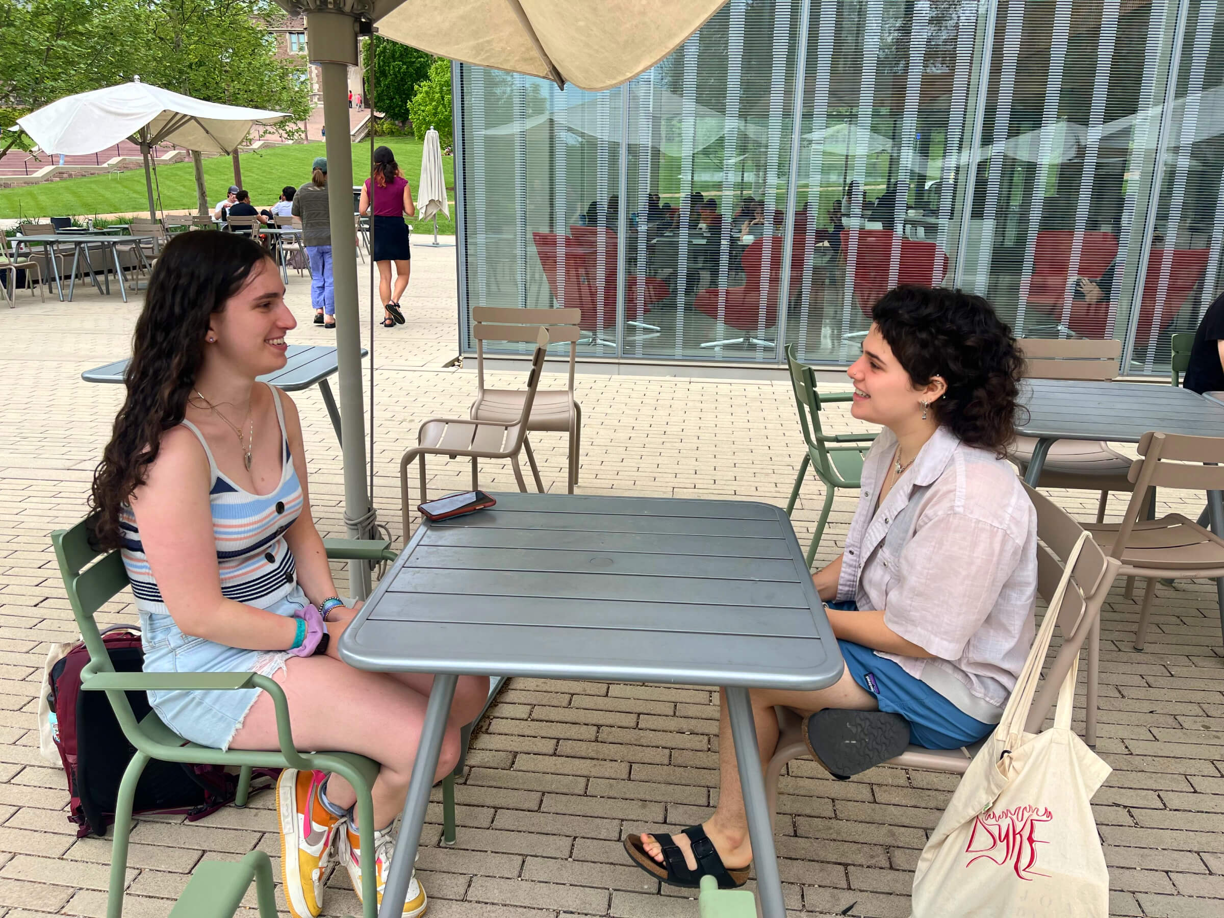 At Washington University, 2 Jewish seniors differ on Israel, but share a sense of loss