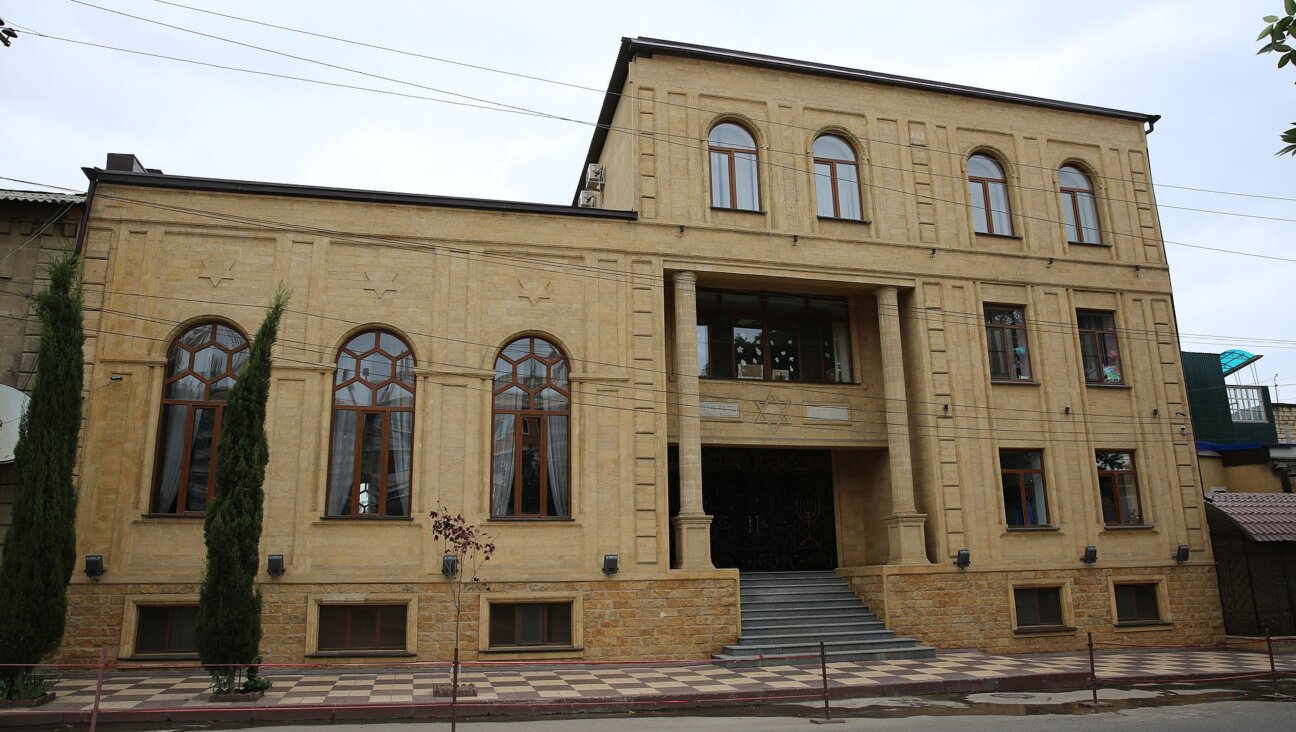 The Kele-Numaz synagogue in Derbent, Dagestan, seen here in 2015, burned down during a June 23, 2024, terror attack. (Wikipedia)