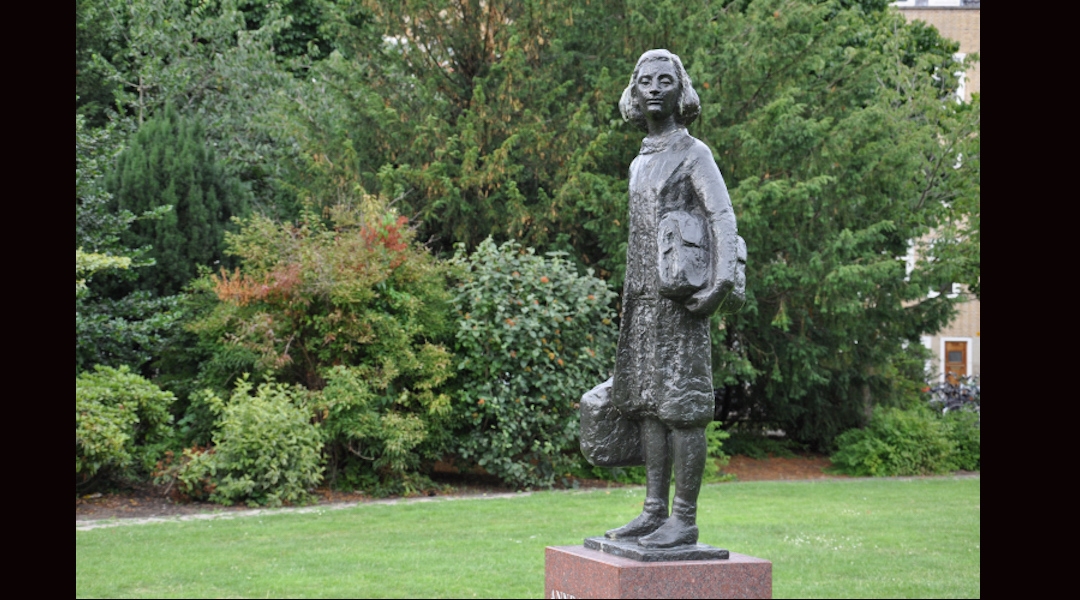 A statue of Anne Frank in Amsterdam, the Netherlands, Nov. 26, 2010. The statue was defaced with graffiti reading “Gaza” on July 9, 2024. (Gus Maussen via Creative Commons)