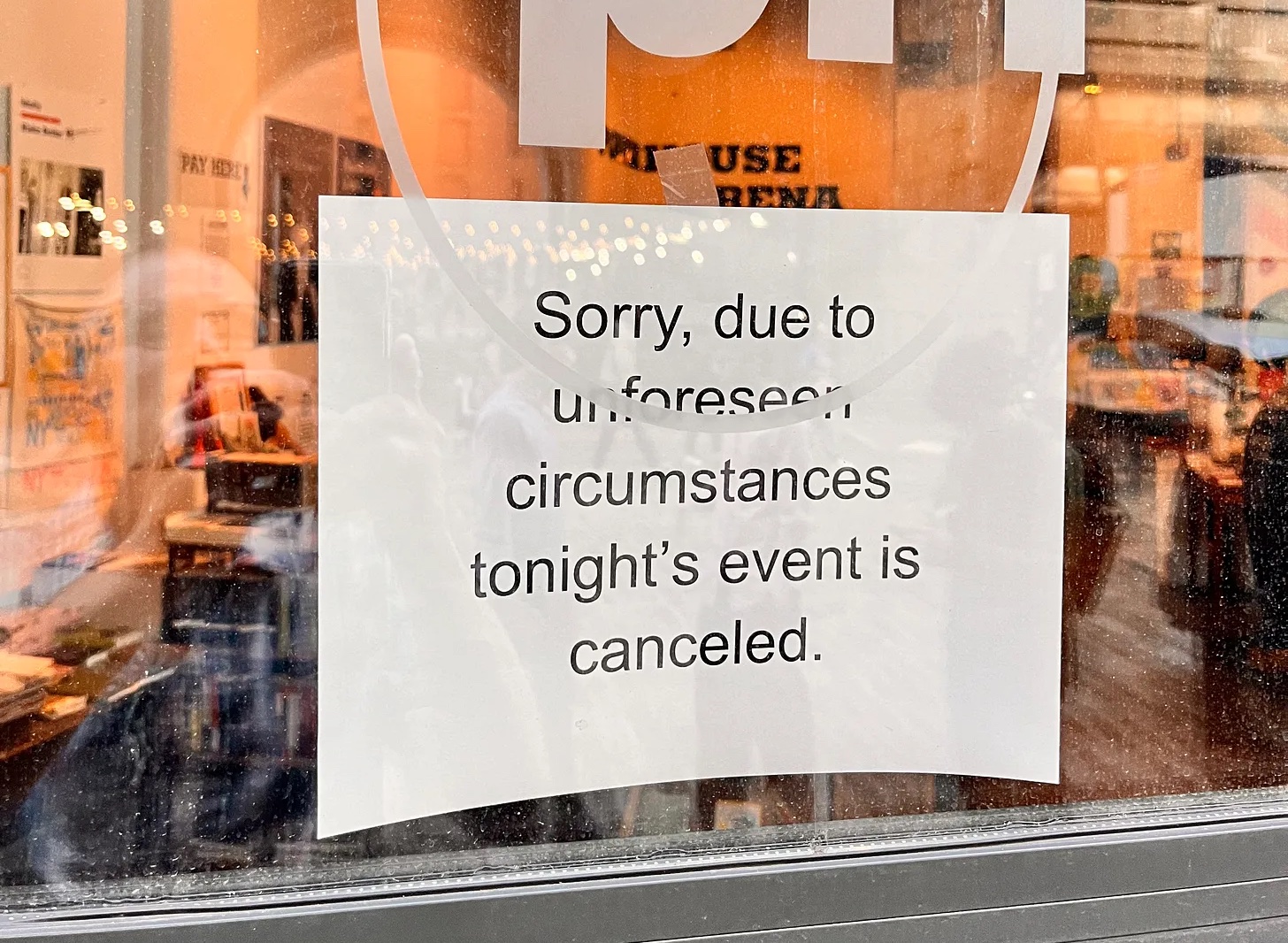 The note on the door at Powerhouse Arena when Rabbi Andy Bachman and author Josh Leifer arrived for their scheduled talk on Aug. 20, 2024. (Courtesy Bachman)