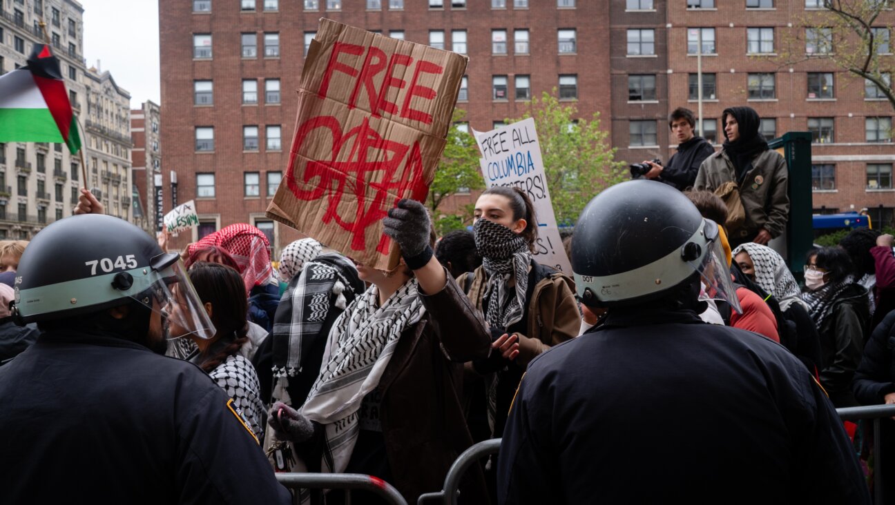 Pro-Palestinian demonstrators at a protest outside Columbia University, in Manhattan, April 18, 2024. (Luke Tress)