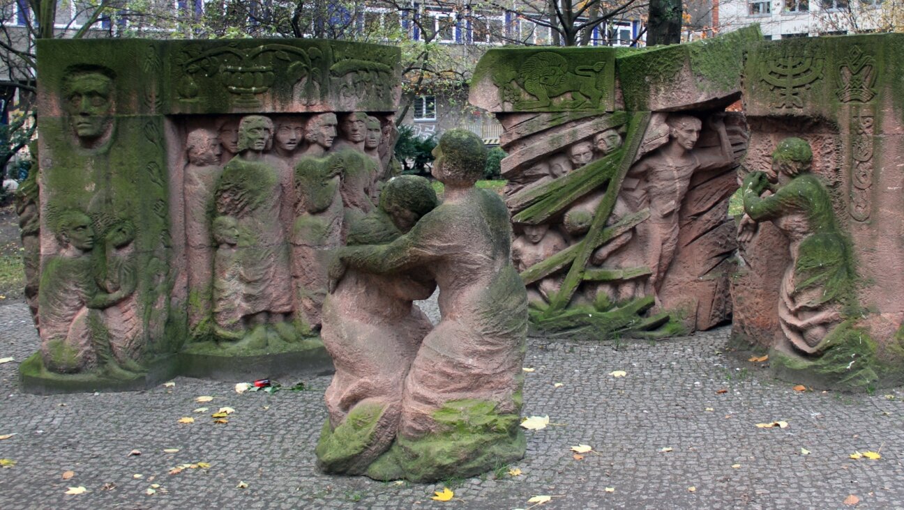 The ‘Block of Women’ monument in central Berlin commemorates the non-Jewish women who in 1943 publicly protested against the Nazis when their Jewish husbands and fathers were set to be deported. (Wikimedia)