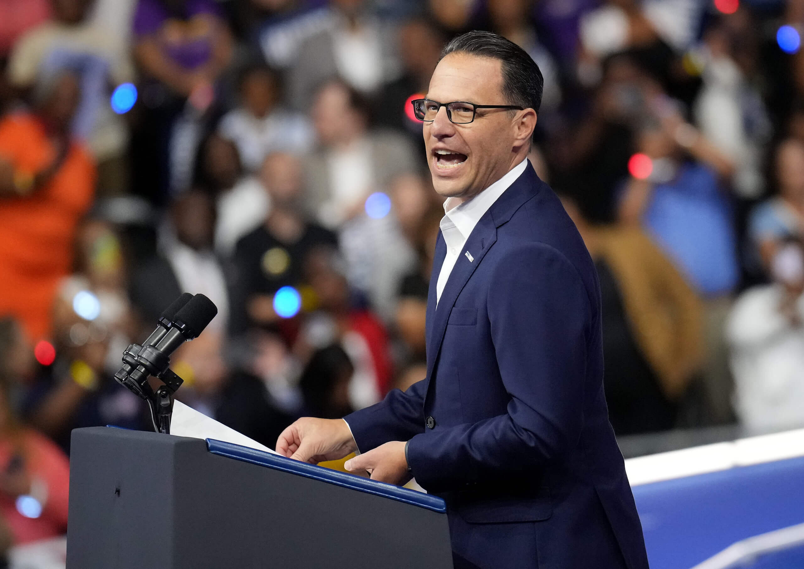 Harris Walz Philadelphia rally opened by Gov. Josh Shapiro The Forward