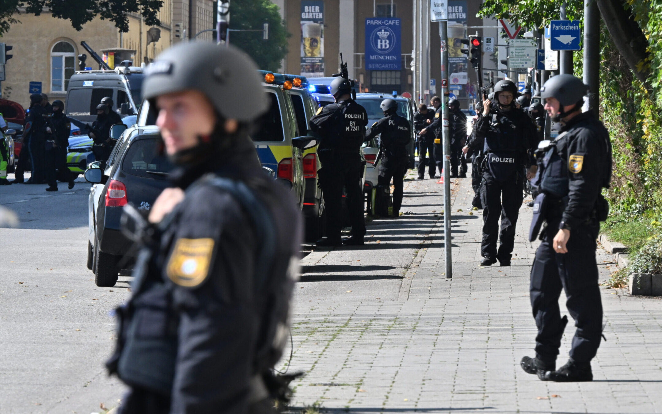 Police officers line the streets of Munich after shooting a man with a gun during a major operation near the Israeli Consulate General. (Peter Kneffel/picture alliance via Getty Images)