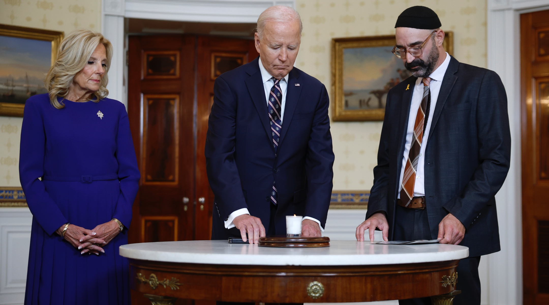 Biden lights Oct. 7 yahrzeit candle as Kamala Harris vows to see Hamas ...