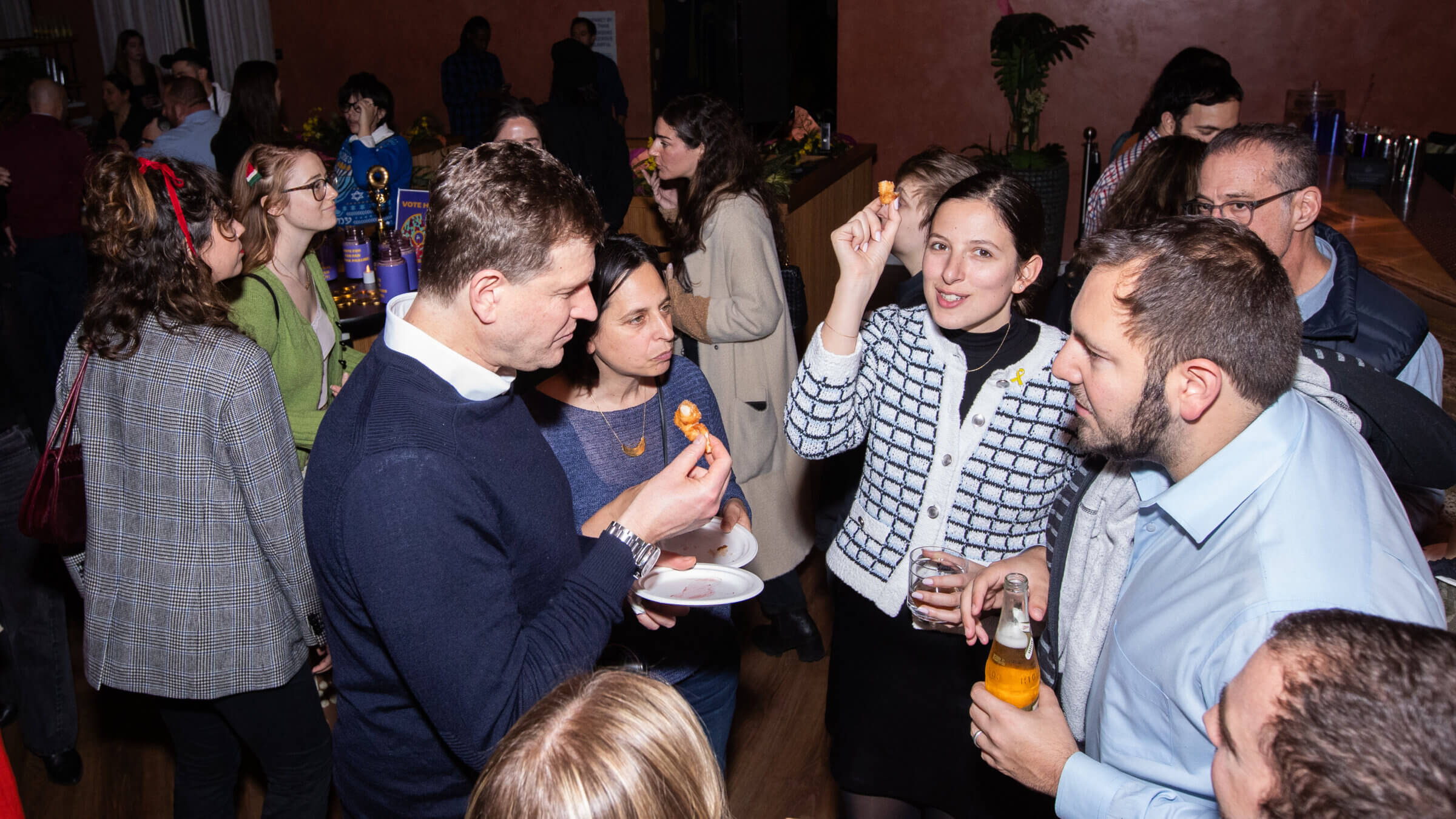 The first ever Doughnut Duel drew a crowd hungry to pick the best Hanukkah treat.