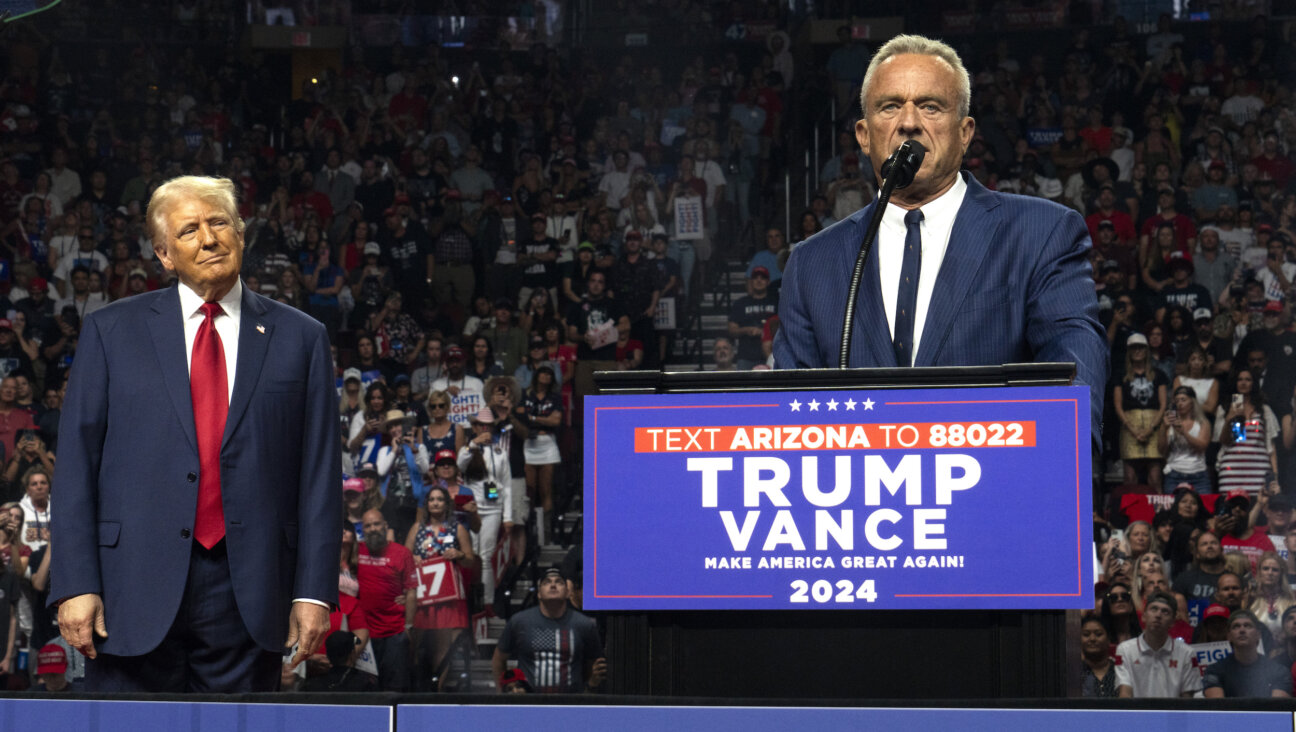 Robert F. Kennedy Jr. (R) with President-elect Donald Trump (L). 