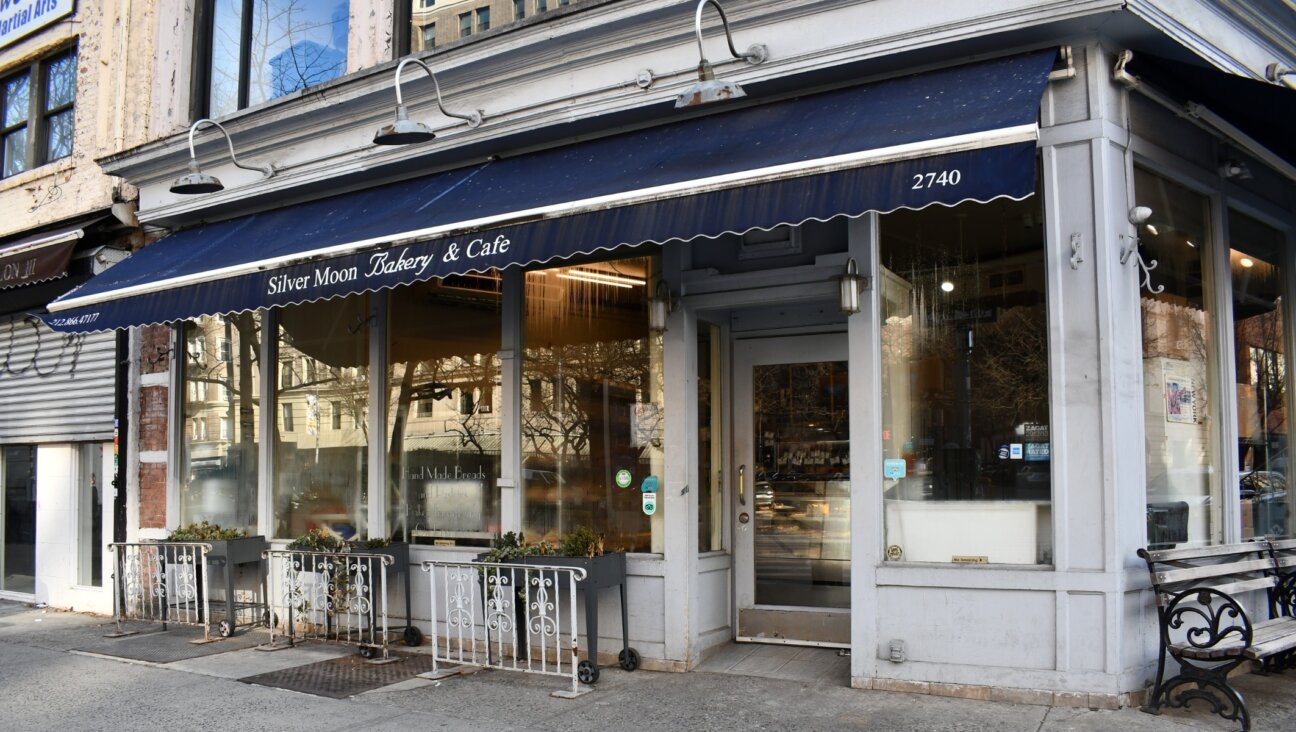 Exterior view of Silver Moon Bakery, known for its challahs, and which faces possible eviction due to nonpayment of rent. (Jackie Hajdenberg)