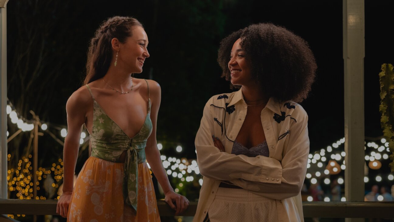 (L-R) Alycia Debnam-Carey as Milla, Aisha Dee as Chanelle in Netflix’s “Apple Cider Vinegar.” (Courtesy of Netflix)