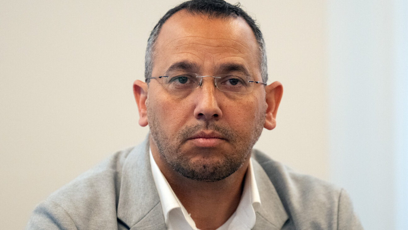 Sharon Sharabi, brother of Eli Sharabi, at a press conference.