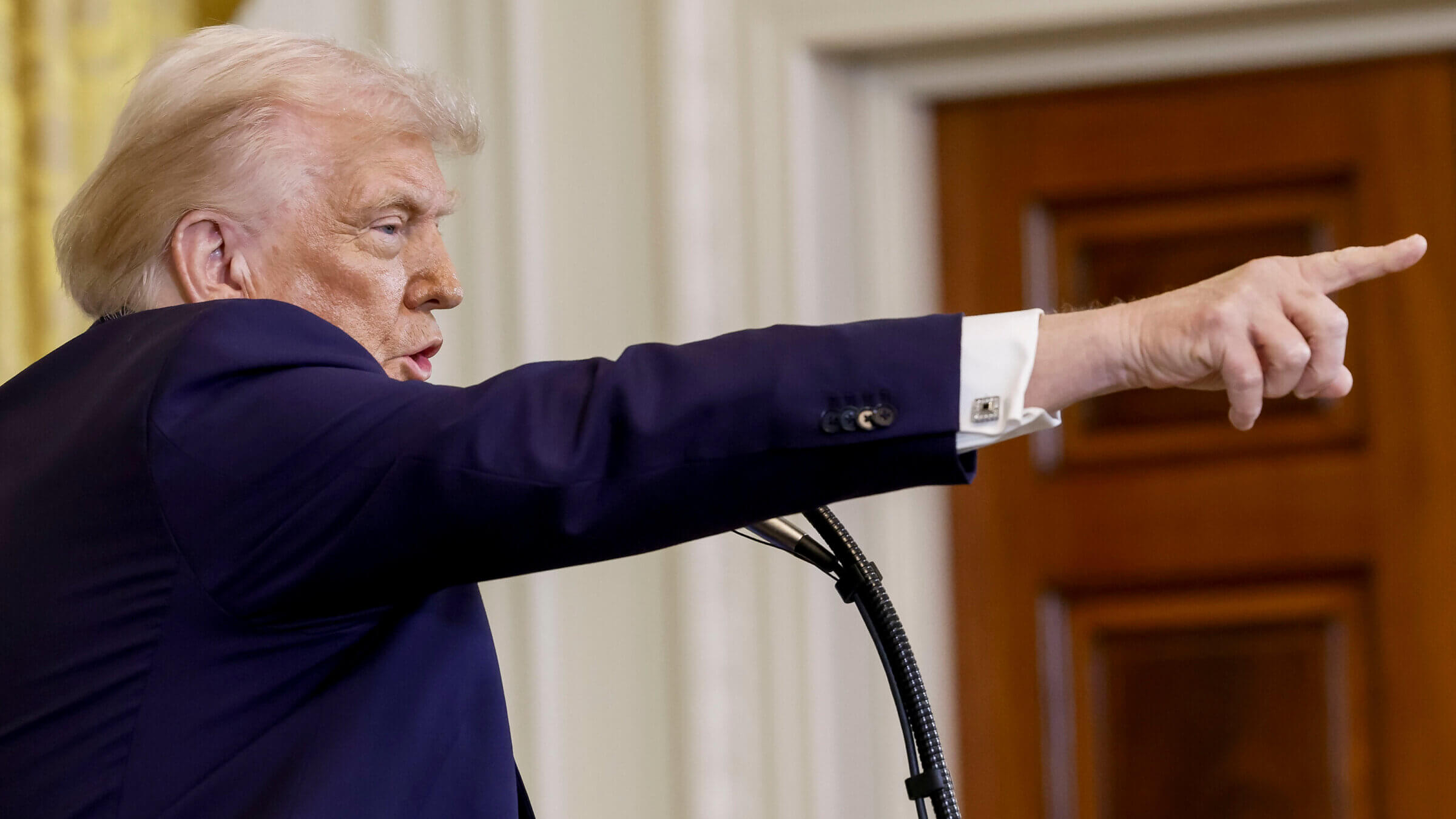  Donald Trump during a news conference with Benjamin Netanyahu.