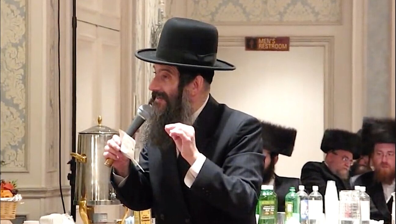 The "badchen" Shraga Blumenberg at a Hasidic wedding in upstate New York, 2010