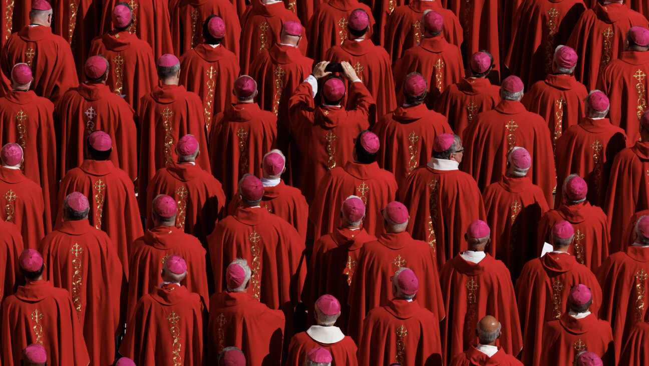 A Red Sea of yarmulkes, if you will.
