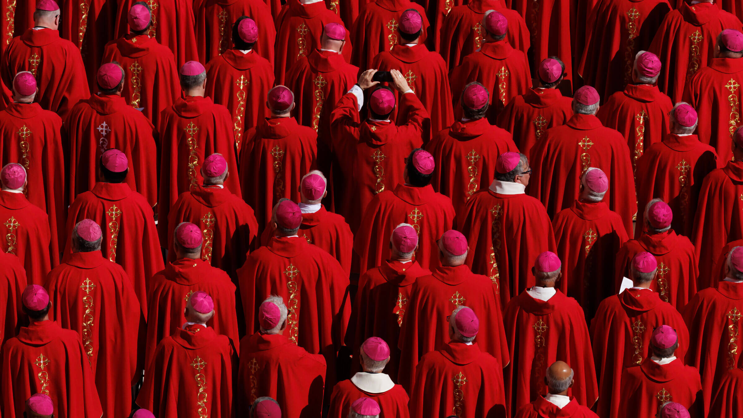 A Red Sea of yarmulkes, if you will.
