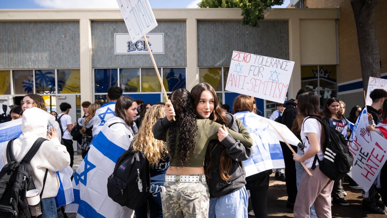 Jewish students at El Camino Real Charter High School walk out to protesting antisemitic incidents at the Los Angeles school on Feb. 27, 2024. (Sarah Reingewirtz/MediaNews Group/Los Angeles Daily News via Getty Images)