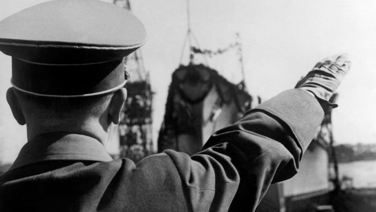 Hitler giving the Nazi salute, 1939.