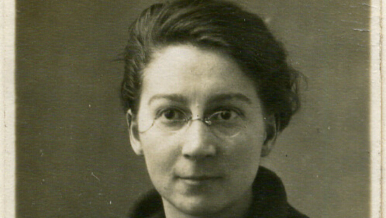A portrait of Valland in her 20s.