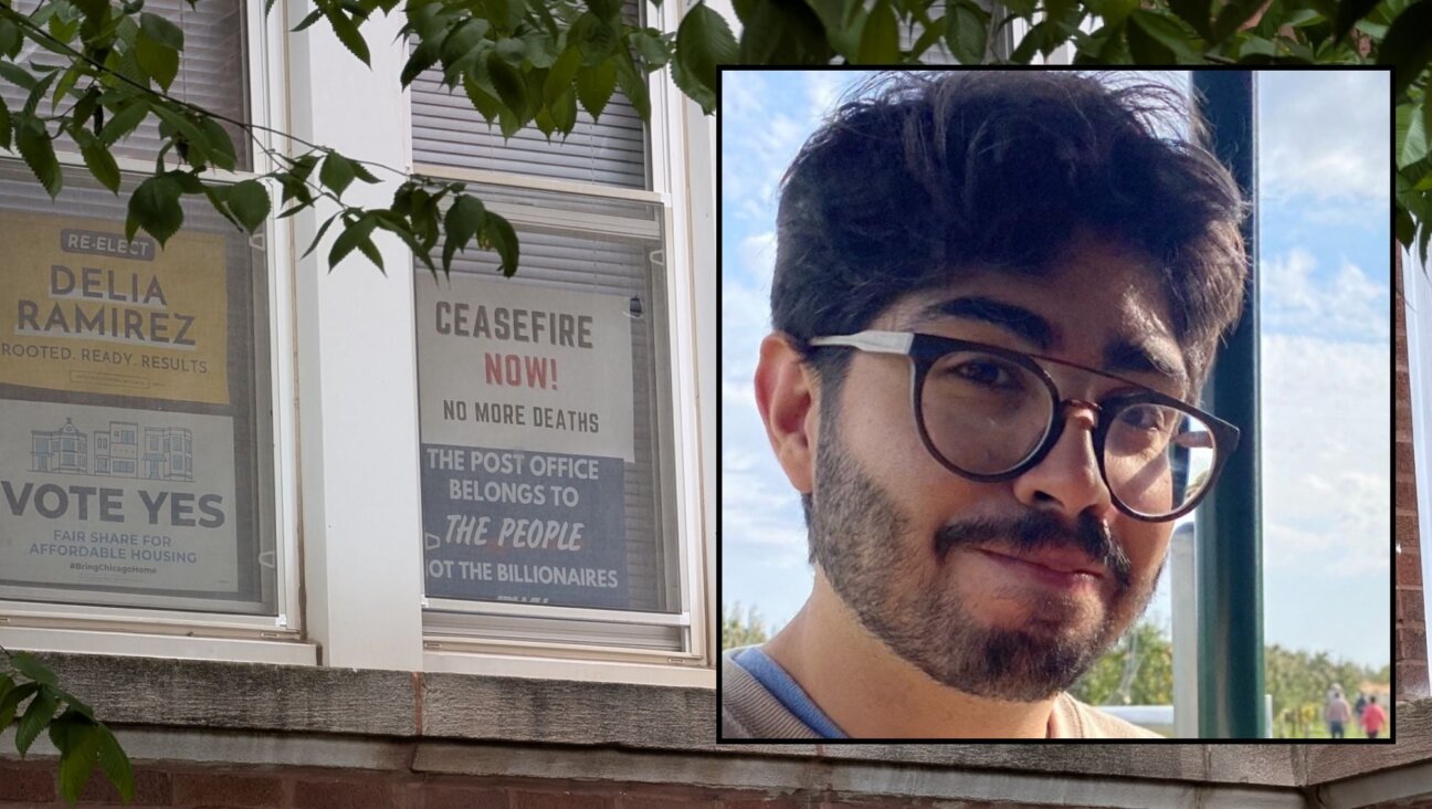 FBI agents conducted a raid Thursday morning at the Chicago residence of Elias Rodriguez, the suspect in the fatal shooting of two Israeli Embassy staff members outside the Capital Jewish Museum in Washington, D.C. (Jacek Boczarski/Anadolu via Getty Images and Screenshot)