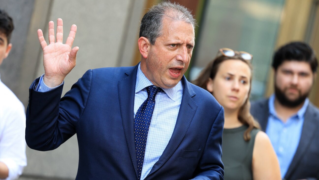 New York City Comptroller and Democratic mayoral candidate Brad Lander arrives for a news conference outside of federal immigration court at the Ted Weiss Federal Building in the Manhattan borough of New York on June 5, 2025. (Photo by CHARLY TRIBALLEAU / AFP)