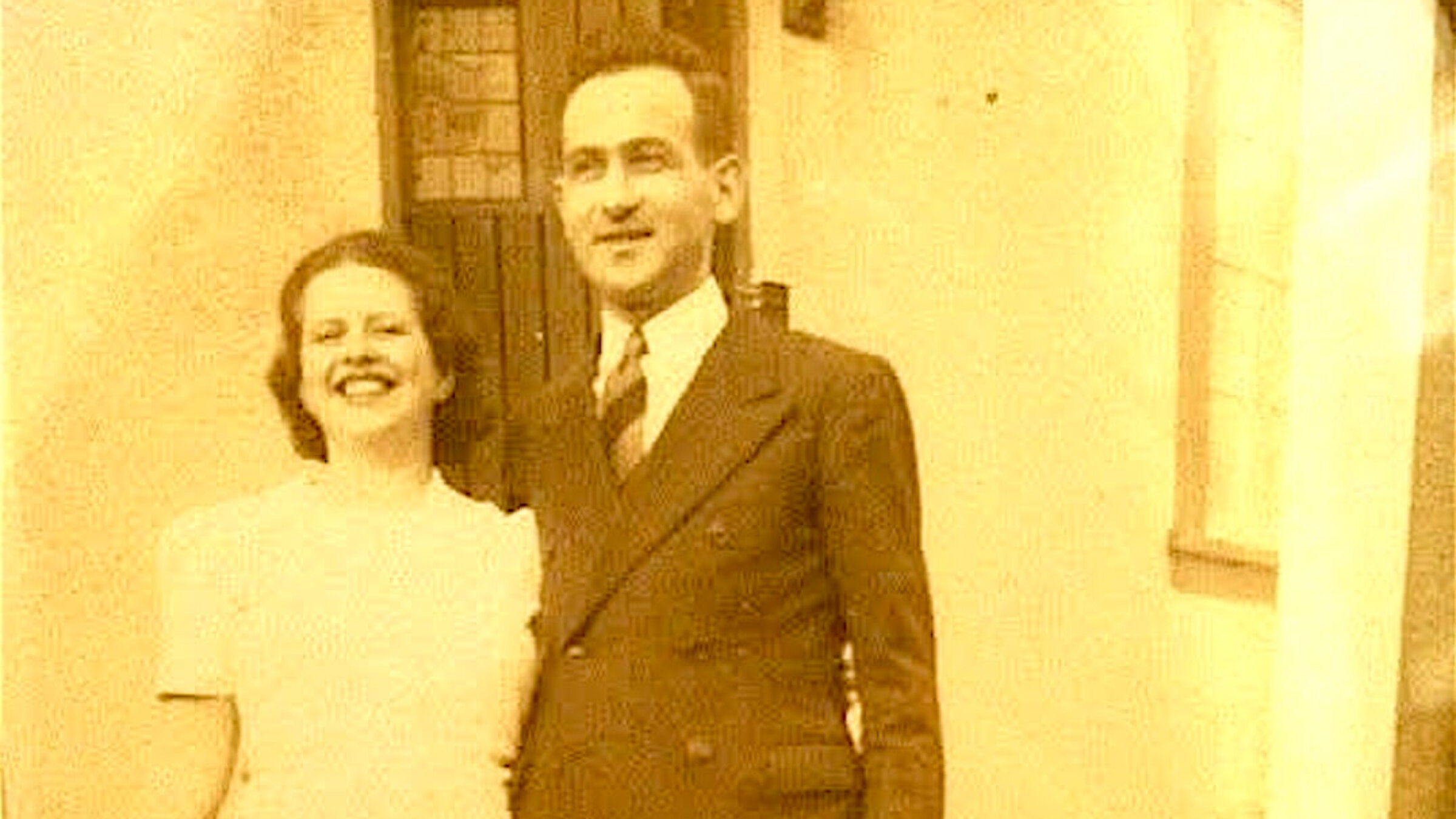Lil and Harry as newlyweds, 1940, New Haven, CT