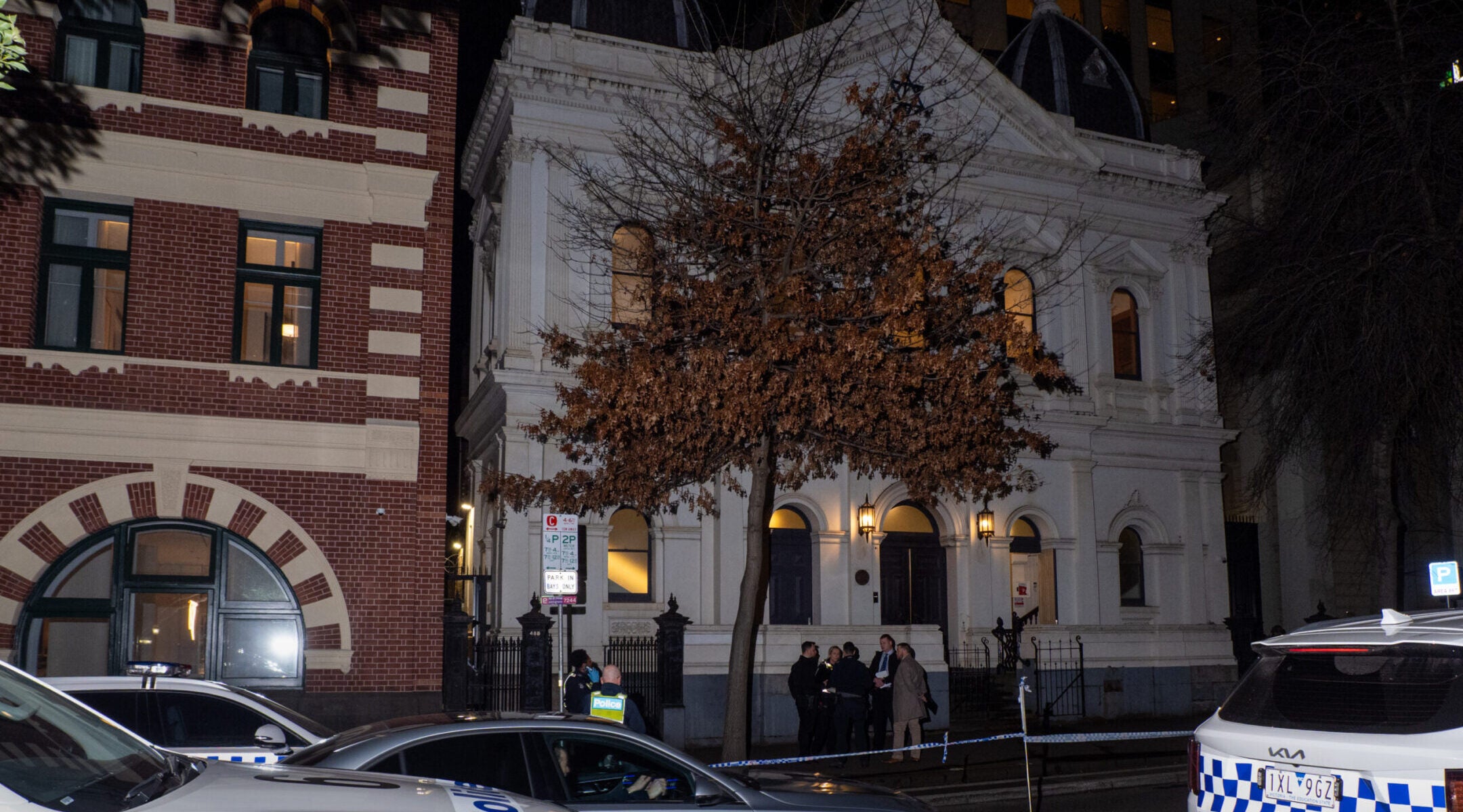 Melbourne protesters chant ‘Death to the IDF’ days after attacks on local synagogue, Israeli restaurant