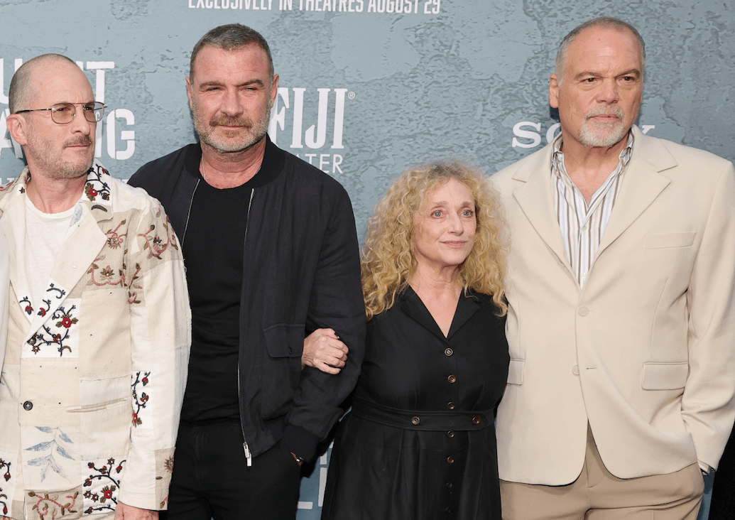 Liev Schreiber, Carol Kane and Vincent D'Onofrio (pictured with Aronofsky on the left) play a Yiddishe family in <i>Caught Stealing.</i>