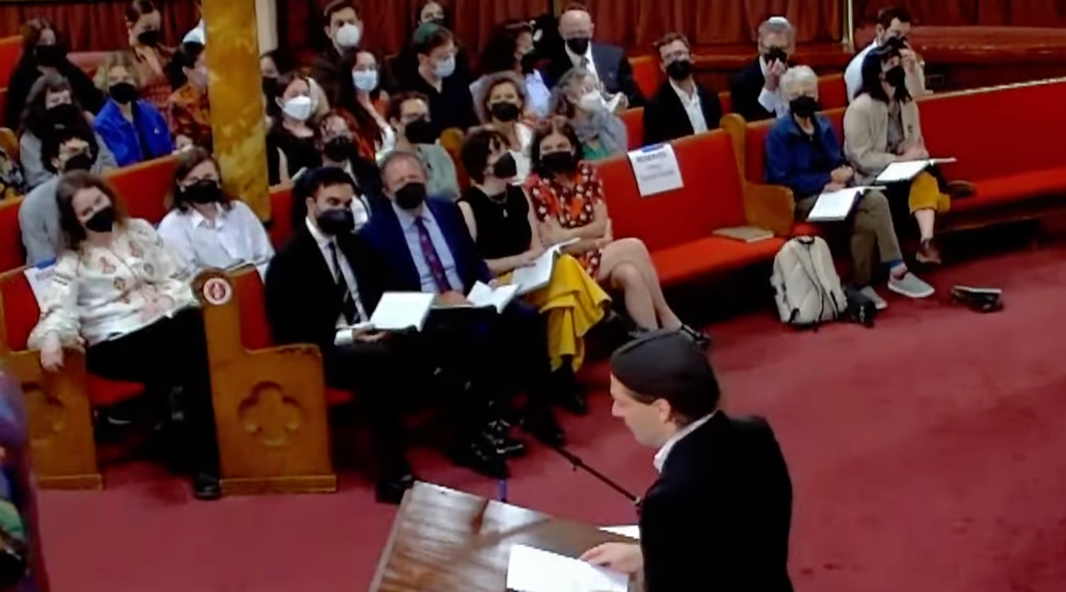 Assemblymember Zohran Mamdani sits beside Comptroller Brad Lander at Kolot Chayeinu Rosh Hashanah services on Sept. 22, 2025. 