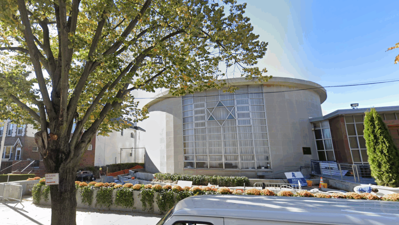 Congregation Shaare Zion in Gravesend, Brooklyn, is requiring proof of voter registration for High Holiday attendance ahead of New York City’s 2025 mayoral election. 