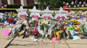 A makeshift memorial for the 11 victims of the Tree of Life synagogue shooting in Pittsburgh, Pennsylvania, Oct. 31, 2018. 