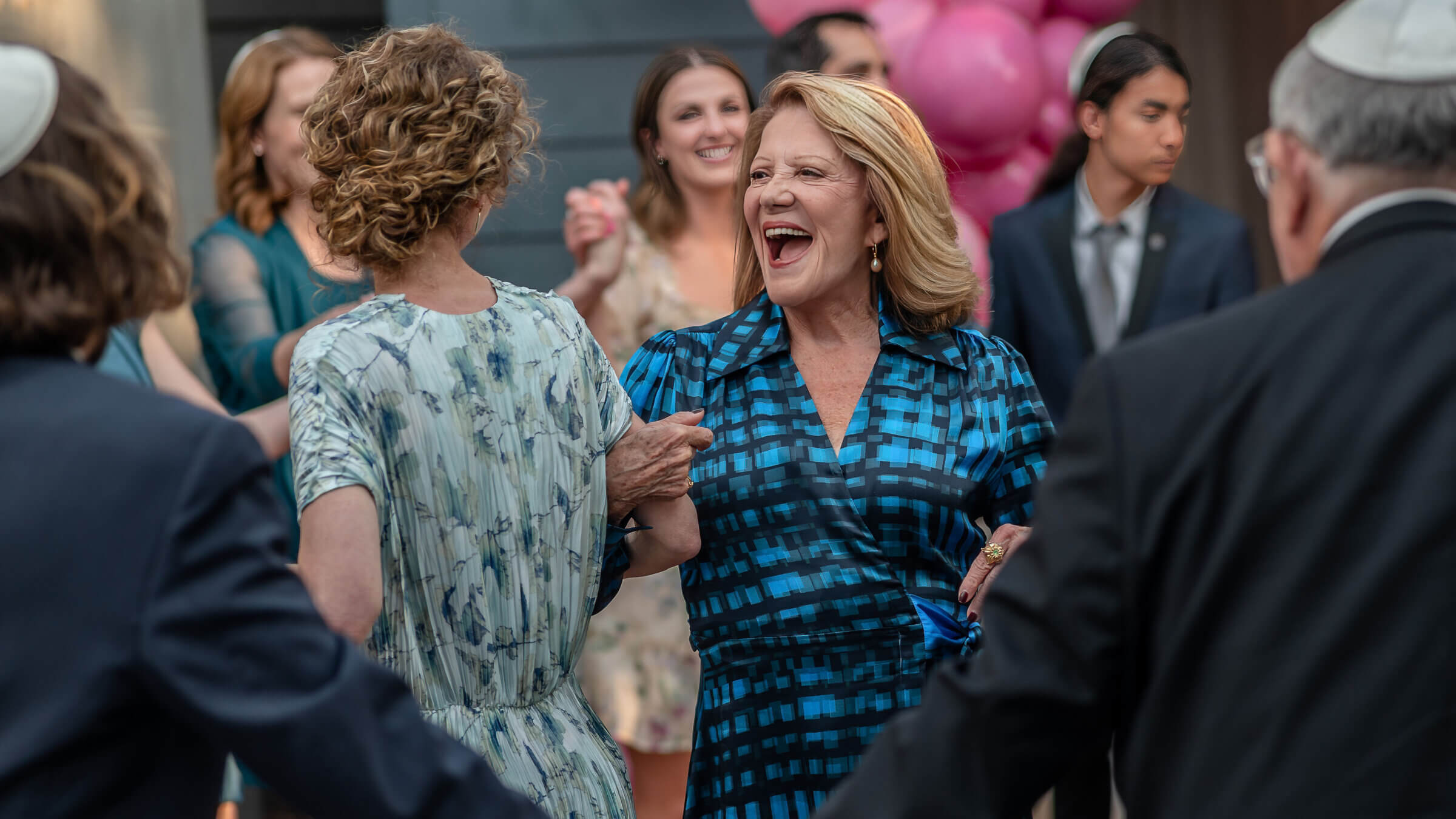 'One Big Happy Family' features Linda Lavin in her final role.