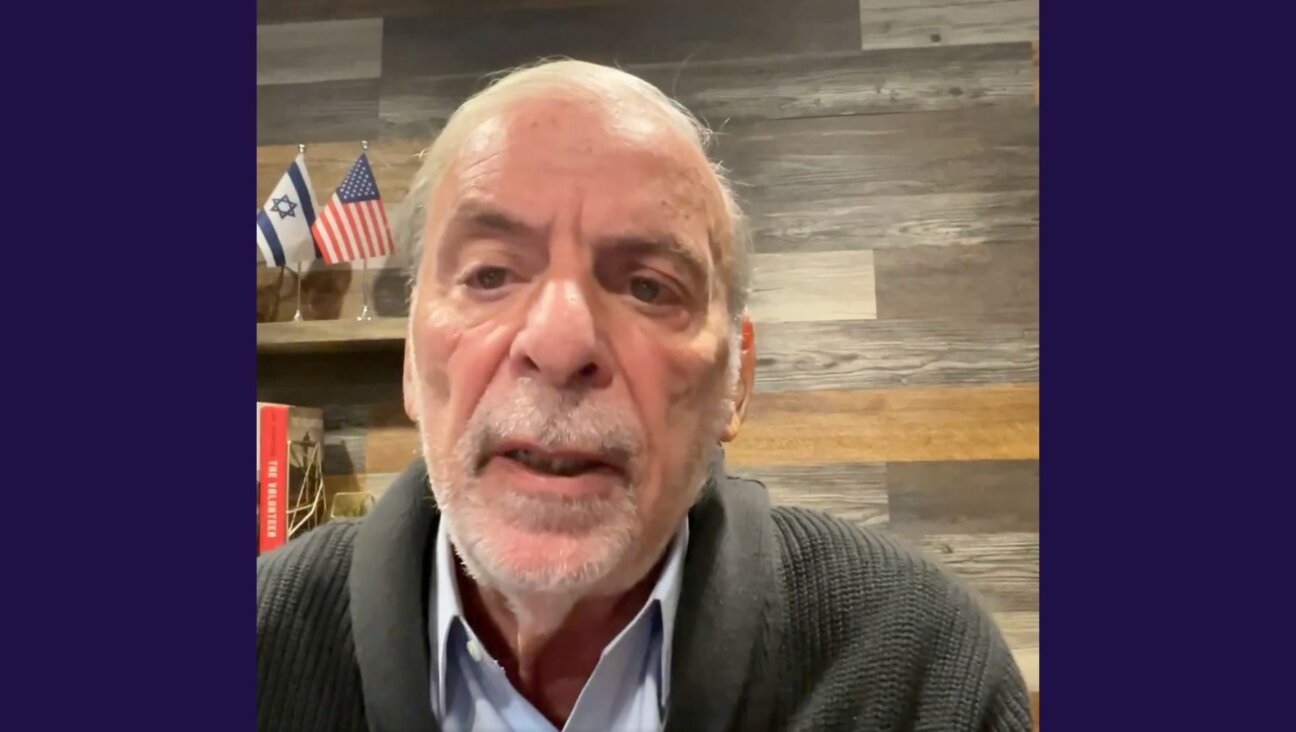 Former New York Assemblyman Dov Hikind announces he is switching his endorsement from Curtis Sliwa to former Gov. Andrew Cuomo.