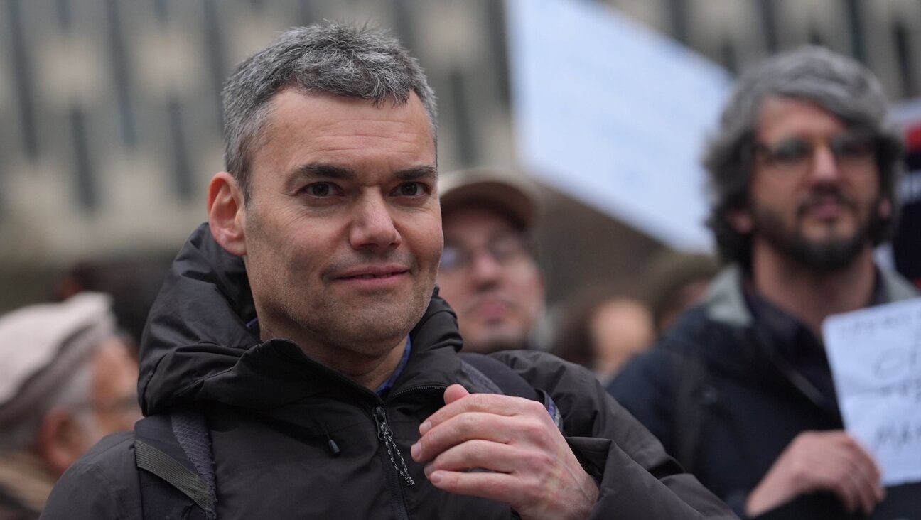 Peter Beinart speaks at a rally to release Columbia University graduate Mahmoud Khalil on March 20, 2025, at Foley Square in New York City. 