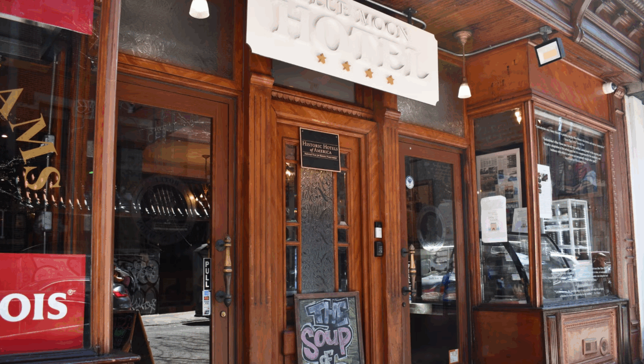 The Historic Blue Moon Hotel is also home of two kosher establishments: Sweet Dreams Café and Settembrini Trattoria. 