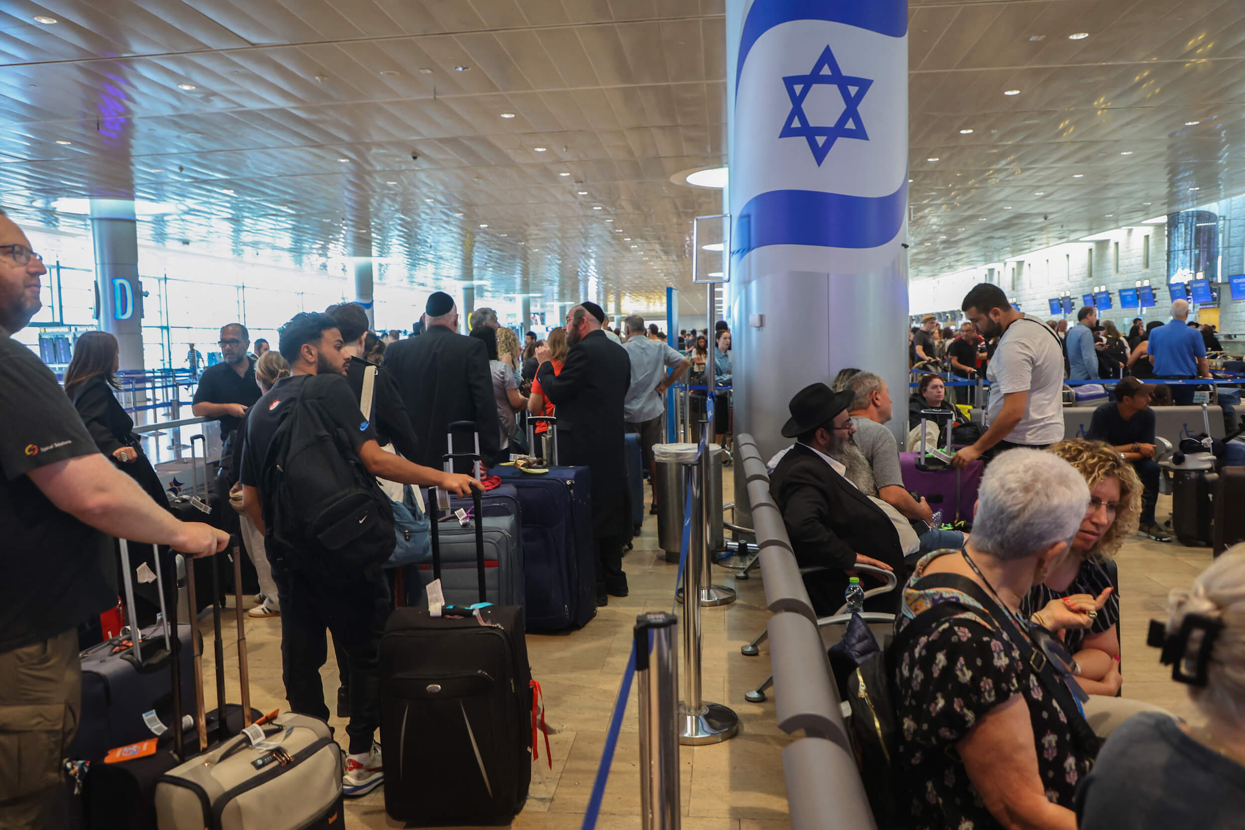 More than 25% of Israelis want to leave the country. How did we get here?