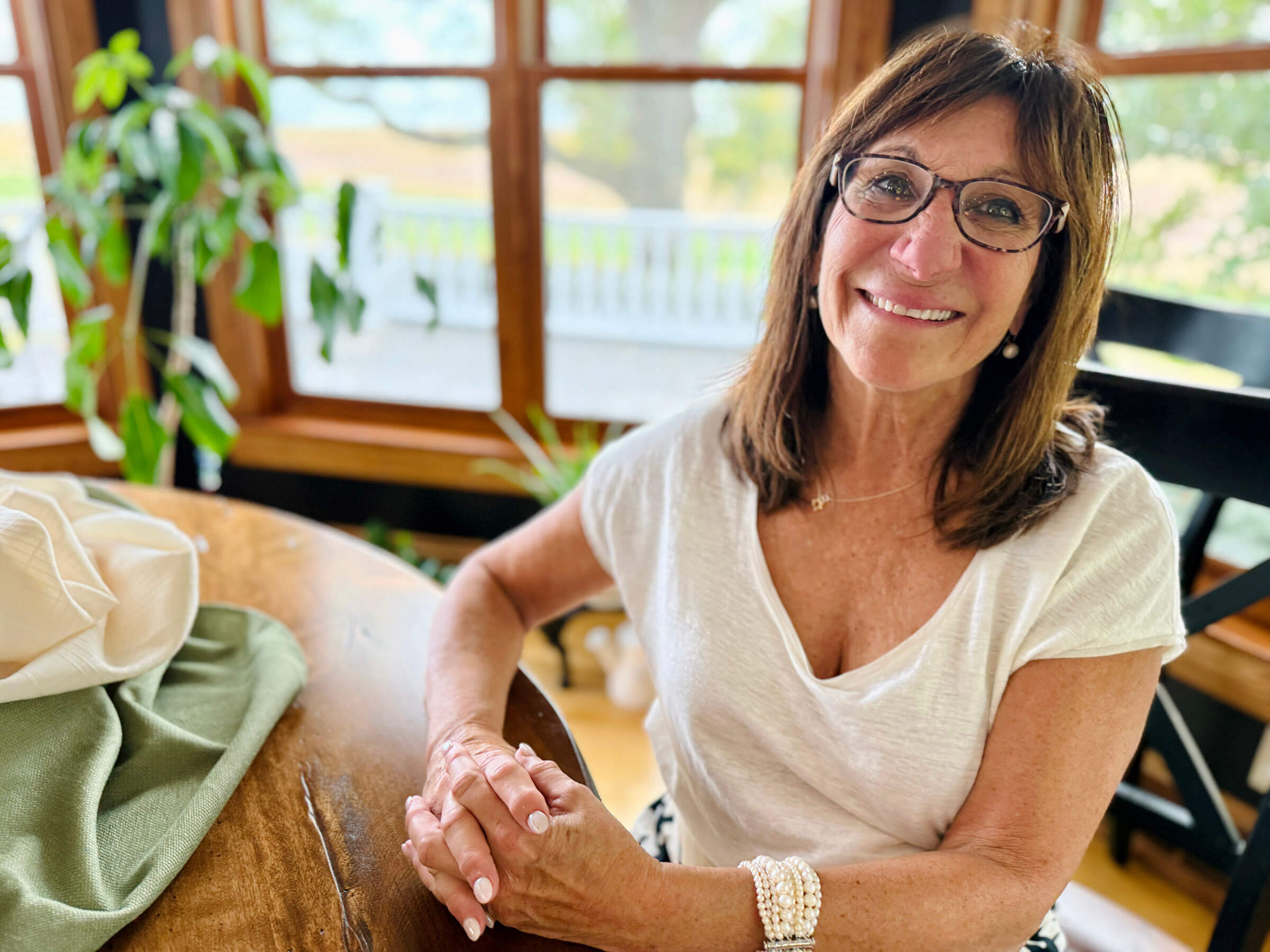 Margo Jakobs and other longtime members of Temple Sholom are helping sustain Jewish life in Sterling, Illinois.