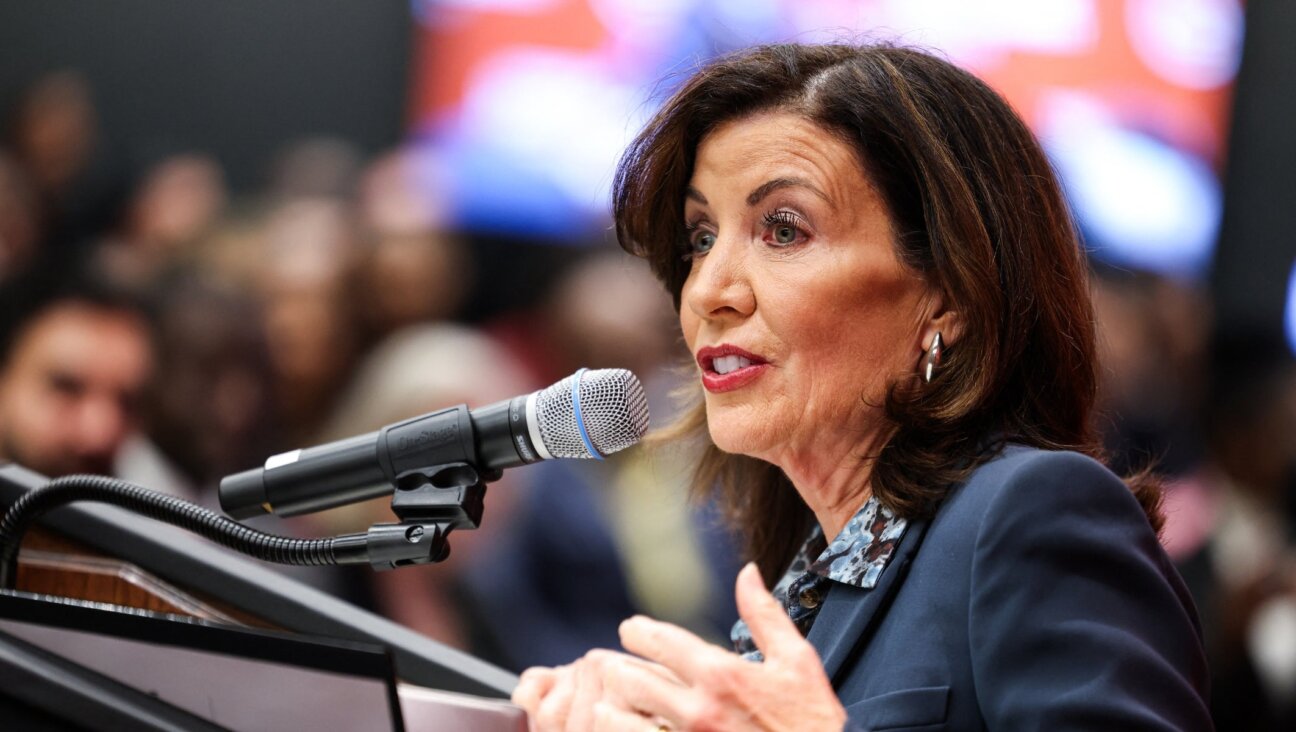 Kathy Hochul says she has “intervened” prevent the destruction of a nearly century-old synagogue in Brooklyn.