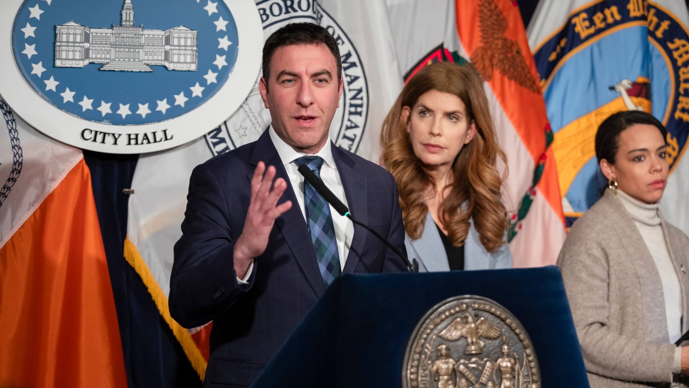 NYC Council Speaker Julie Menin and Eric Dinowitz, chair of the NYC Jewish Caucus, on Jan. 29. 