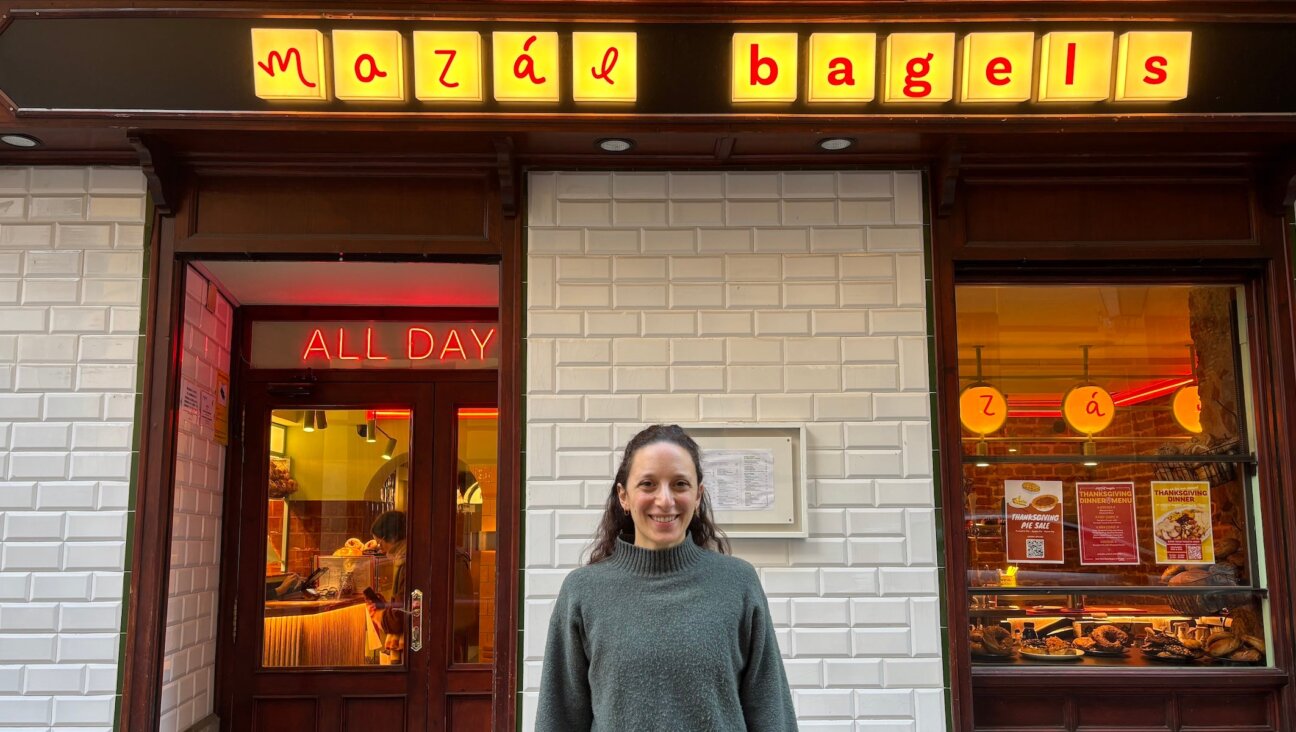 Tamara Cohen, founder of the Mazál bagel restaurant in Madrid, immigrated from the United States through Spain’s Sephardic ancestry law. 