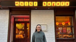 Tamara Cohen, founder of the Mazál bagel restaurant in Madrid, immigrated from the United States through Spain’s Sephardic ancestry law. 