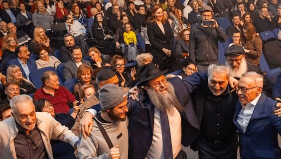 הרבֿ חיים דאַנצינגער אויפֿן חנוכּה־קאָנצערט אין ראָסטאָוו, דעם 23סטן דעצעמבער 2025