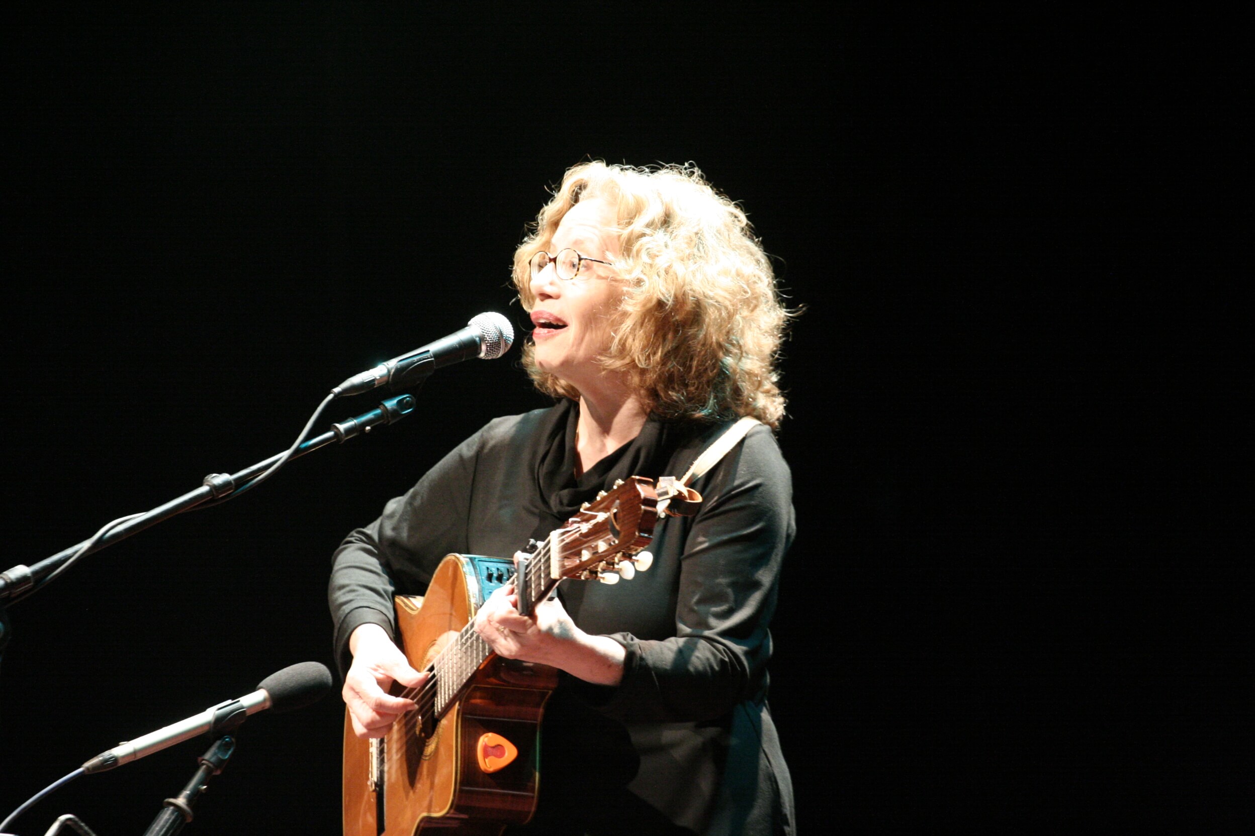 “My singing in Yiddish has nothing to do with nostalgia“