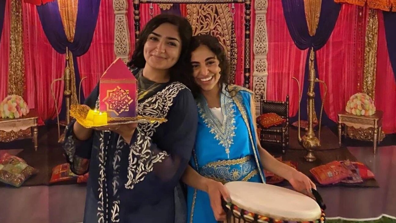 Students participate in a SAMi Sephardic heritage event at Florida International University.