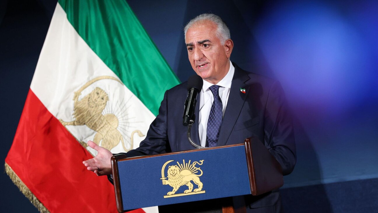 JANUARY 16: Iranian Democratic Opposition Leader Reza Pahlavi speaks during a news conference at the National Press Club on January 16, 2026 in Washington, DC.
