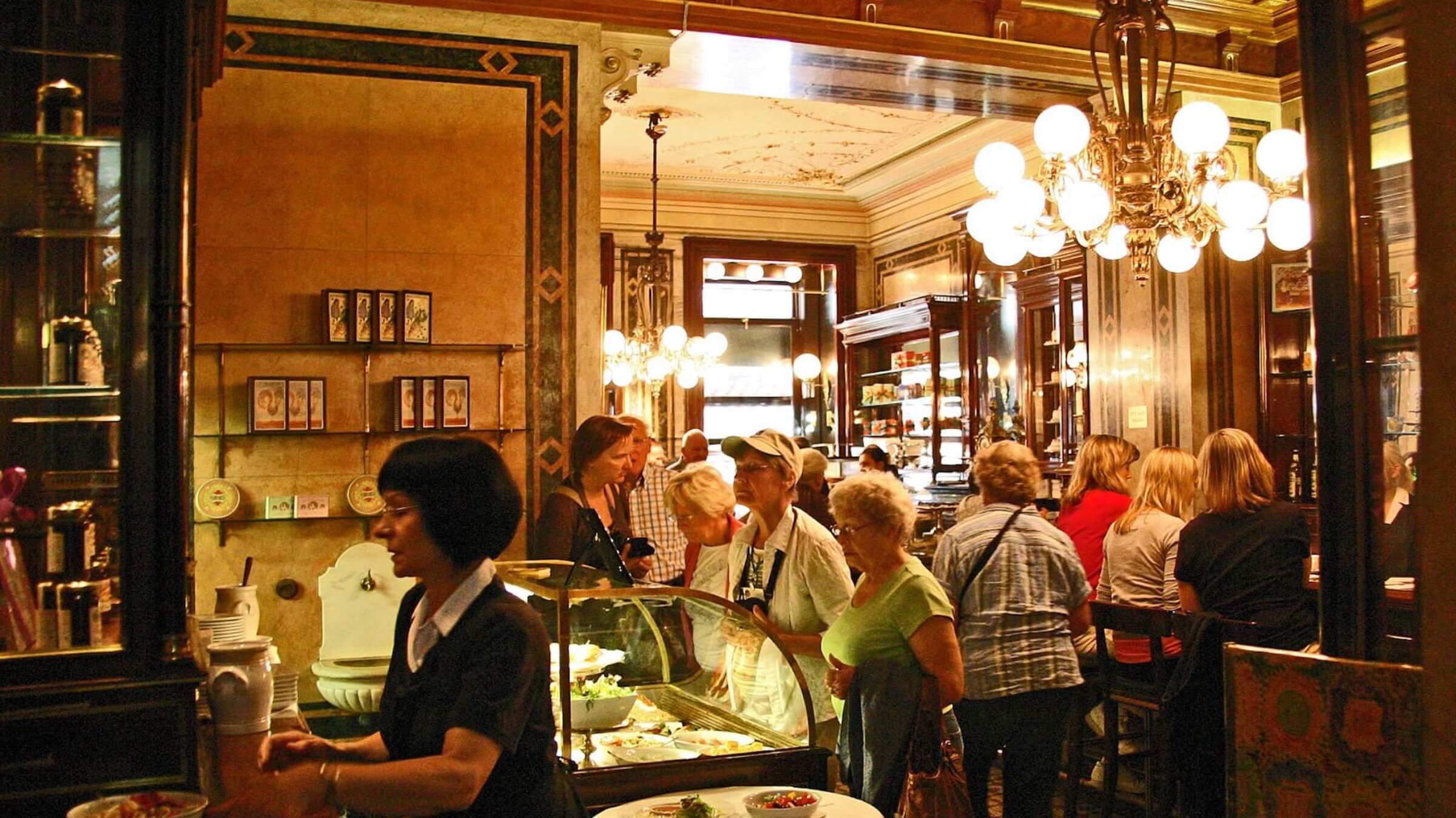 דער פּאָפּולערער קאַפֿע „דעמעל“ אין ווין