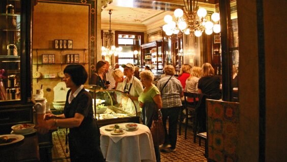 דער פּאָפּולערער קאַפֿע „דעמעל“ אין ווין