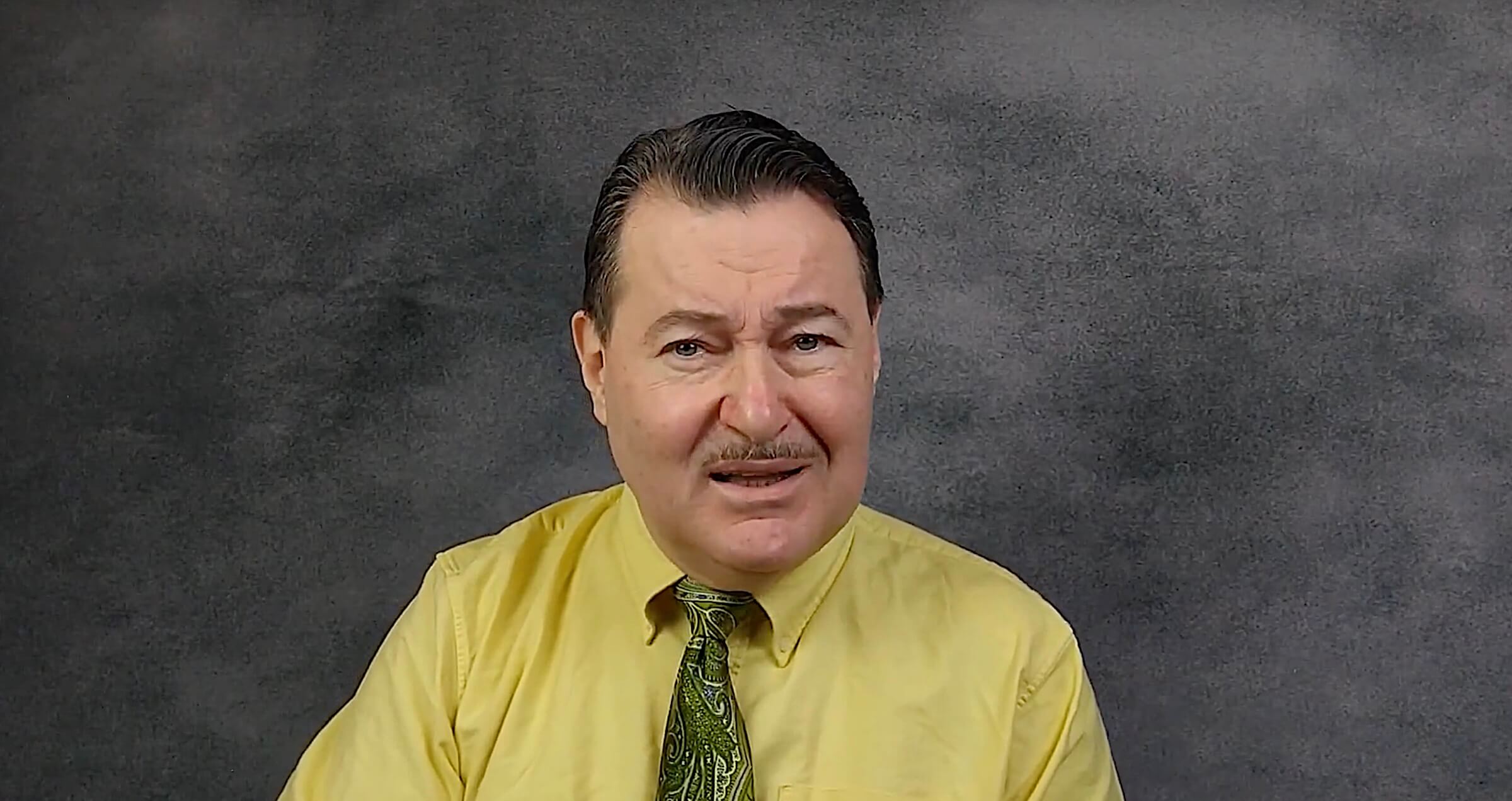 VIDEO: Actor Allen L. Rickman reviews ‘Marty Supreme’ in Yiddish (English...