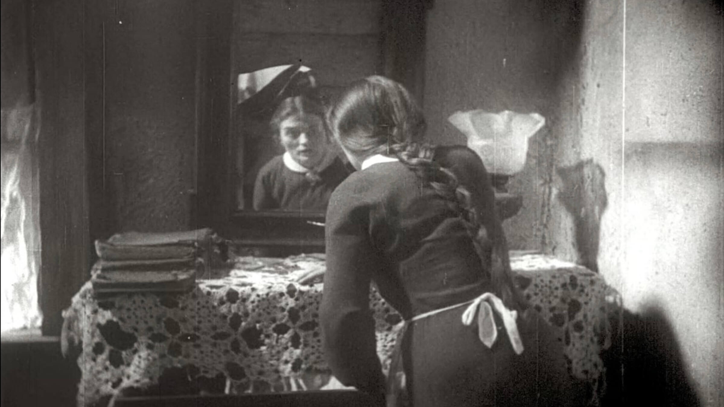 Rachel Holzer as Ester in "Al Khet"