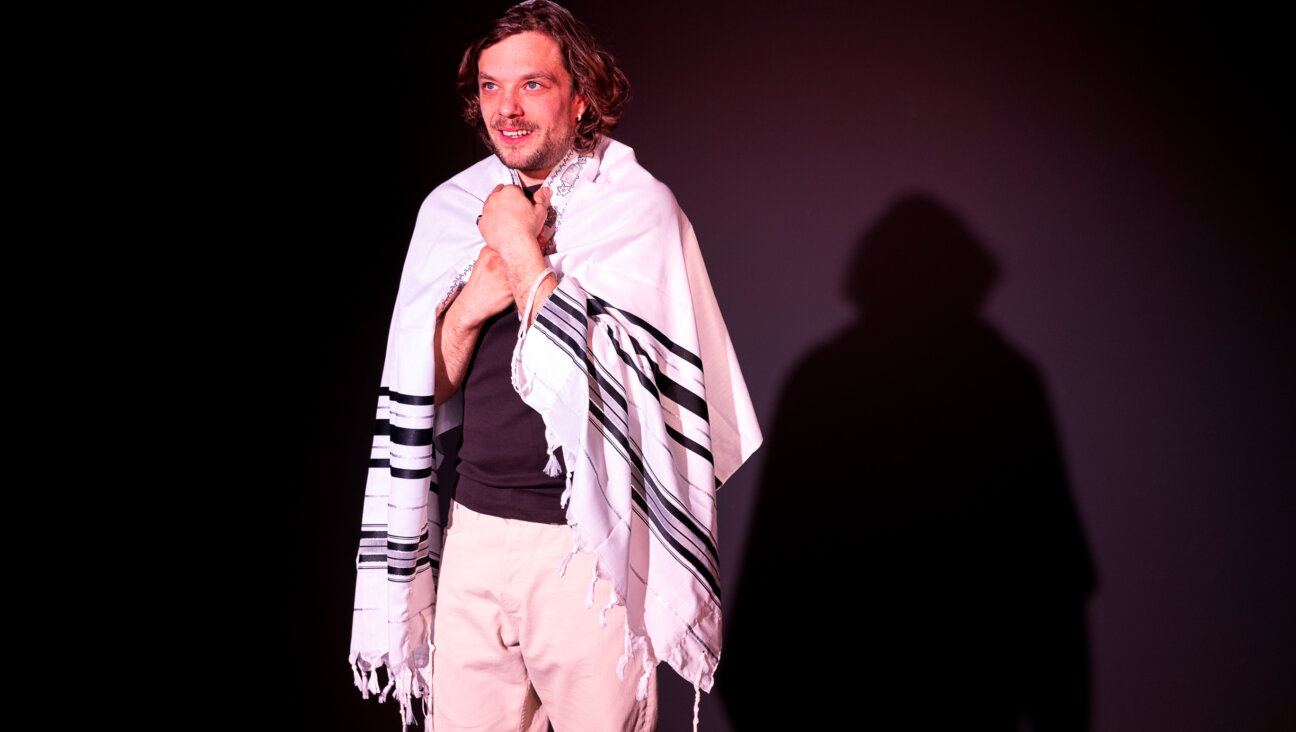 מאָריץ קינעמאַן אין דער פּיעסע, „פֿאַלשע ייִדן“, אין בערלין